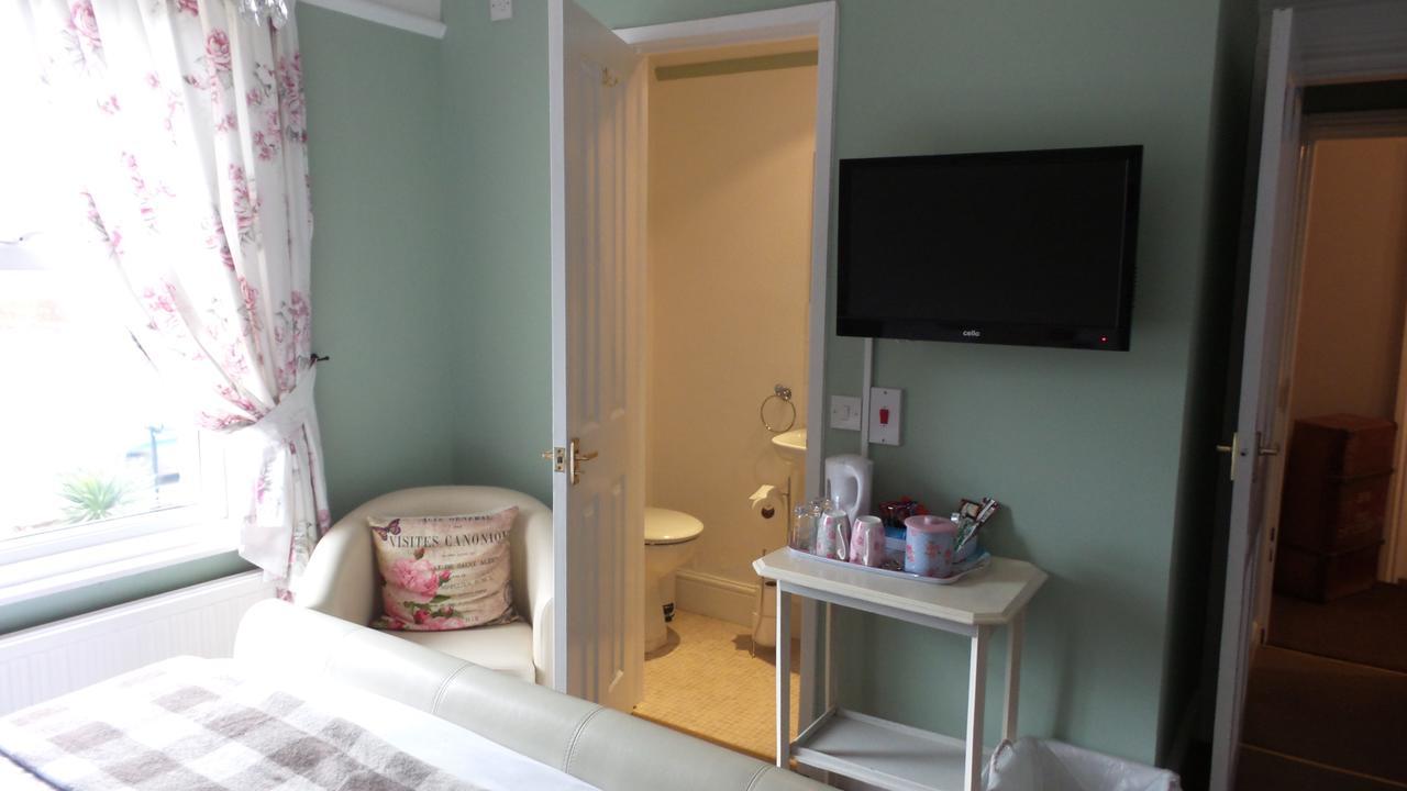 Bed and Breakfast Hooray Henrys Sheringham Esterno foto