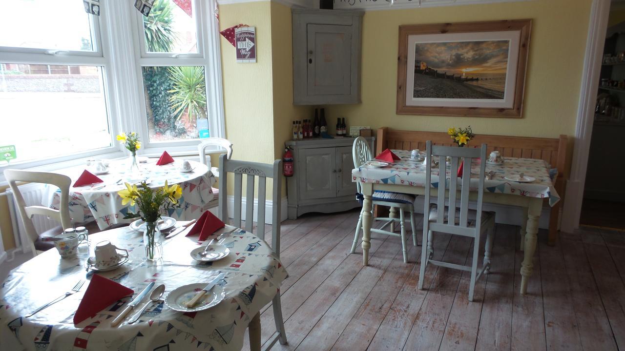 Bed and Breakfast Hooray Henrys Sheringham Esterno foto