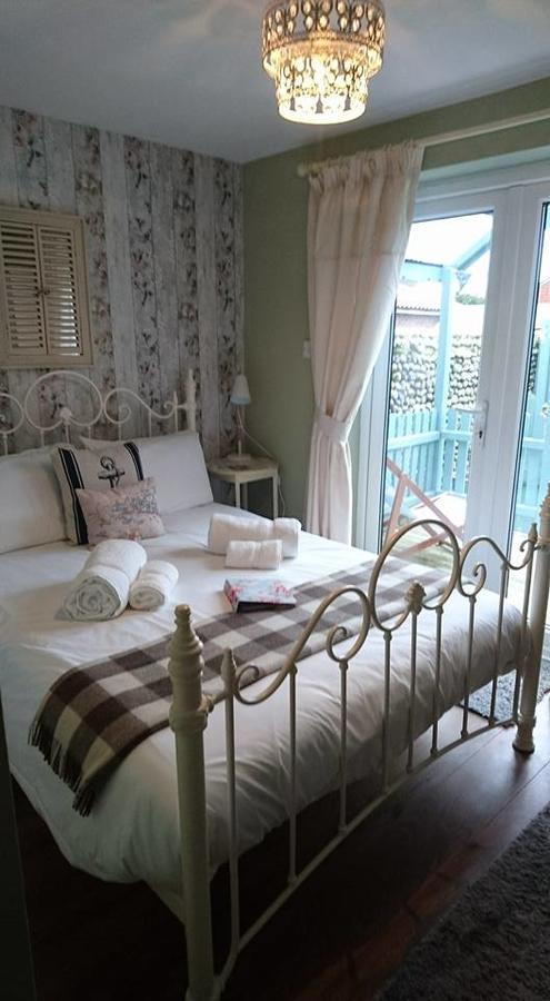 Bed and Breakfast Hooray Henrys Sheringham Esterno foto
