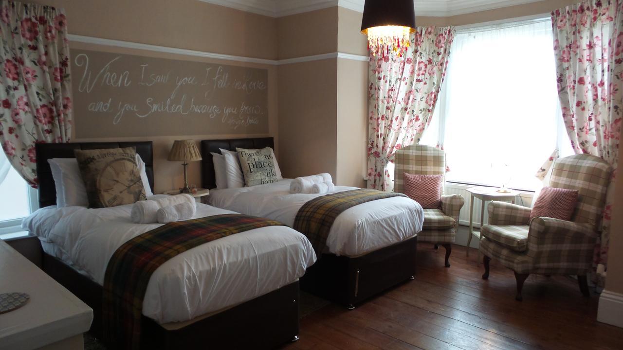 Bed and Breakfast Hooray Henrys Sheringham Esterno foto