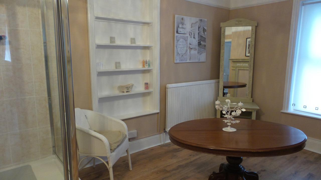 Bed and Breakfast Hooray Henrys Sheringham Esterno foto